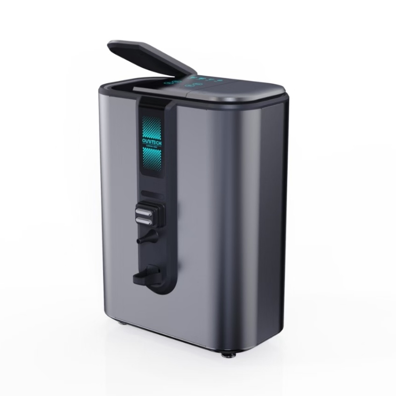 La station automatique du robot, qui recharge et gère l'eau